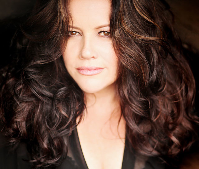 1758033_web1_AMY-HANAIALII-PHOTO_rs.jpg