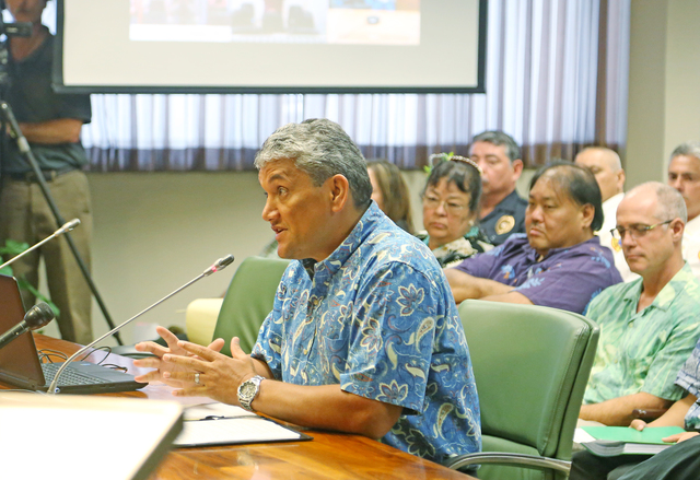 1771698_web1_Budget_Meeting_with_Mayor_Billy_Kenoi_7.jpg