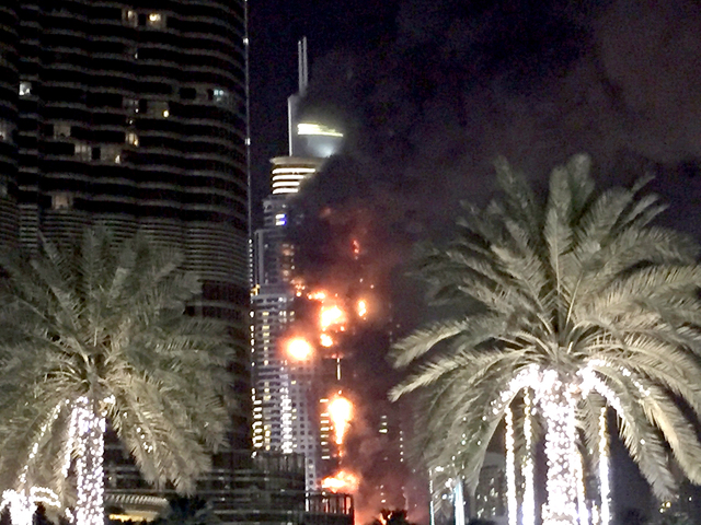 2715077_web1_Mideast-Dubai-Fire_Chri.jpg