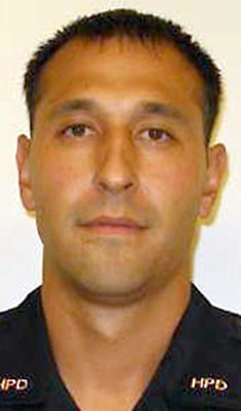 2859125_web1_Kona-officer.jpeg