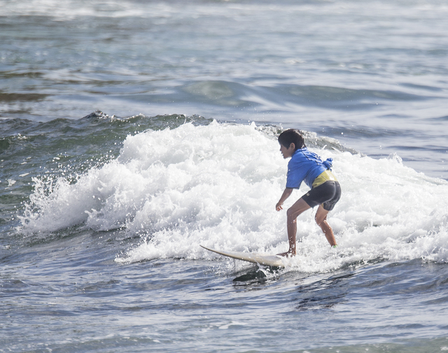 3725748_web1_Keiki_Surf_Contest_at_Honolii_7.jpg