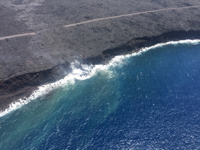 3886596_web1_Aerial-lava-ocean-entry-David-Okita.jpg