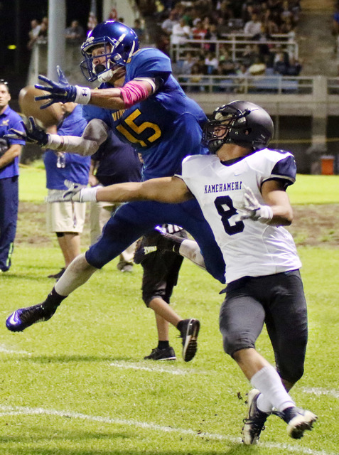 4337807_web1_kam-vs-hilo-f-ball-01.jpg