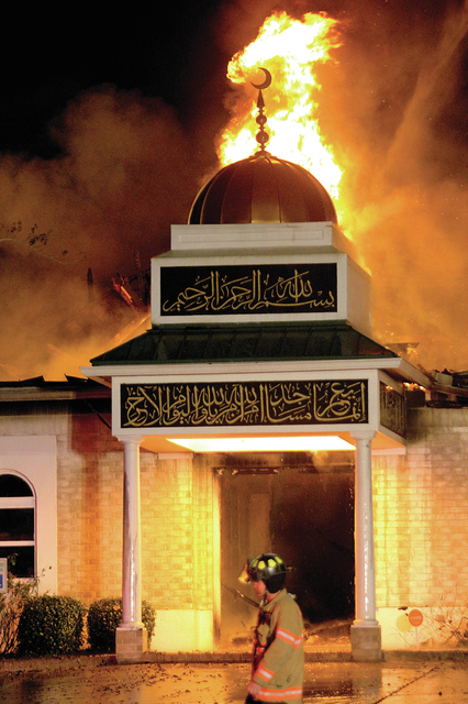 4835489_web1_Mosque_fire.jpg