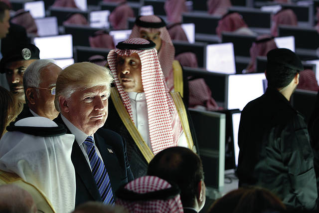 5389595_web1_Trump_Saudis.jpg