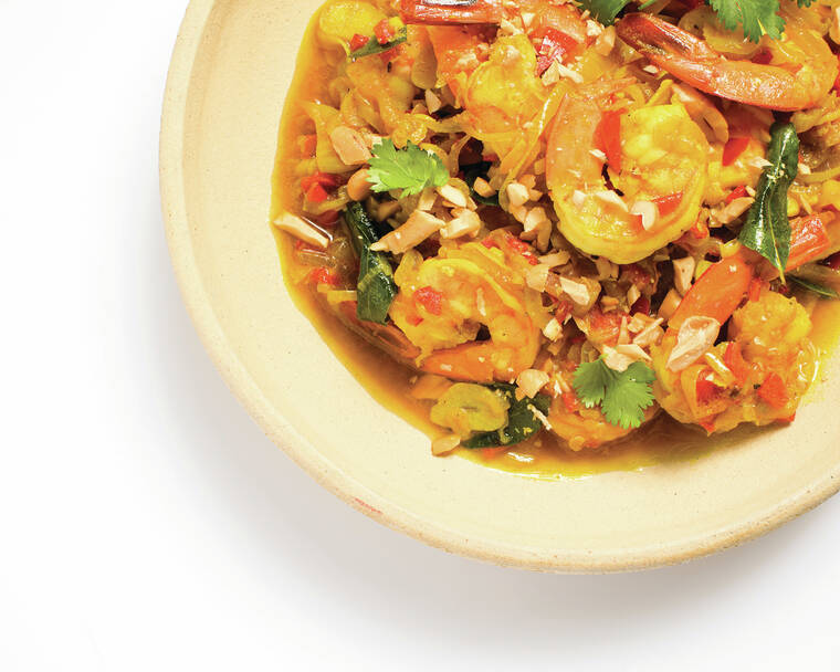 Chilies and turmeric boost 20-minute shrimp stir-fry