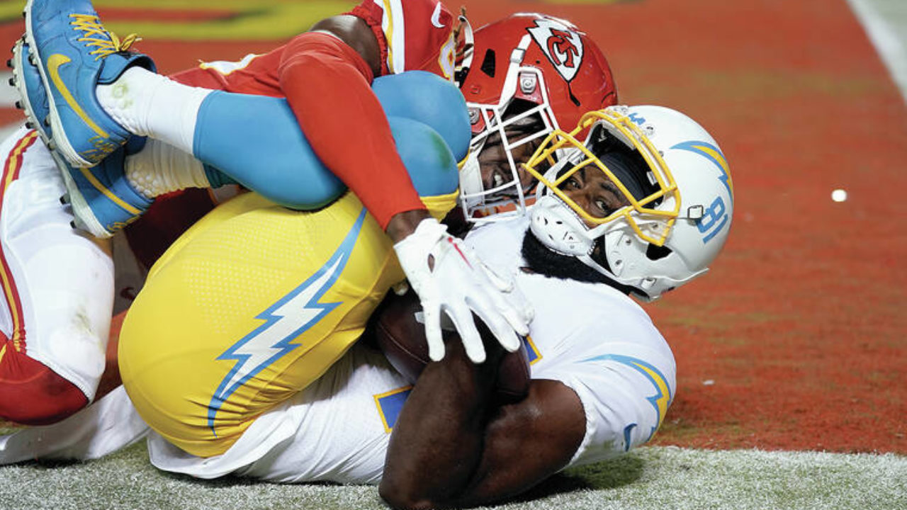 Chiefs rally past Chargers 27-24 in early AFC West showdown - Hawaii  Tribune-Herald