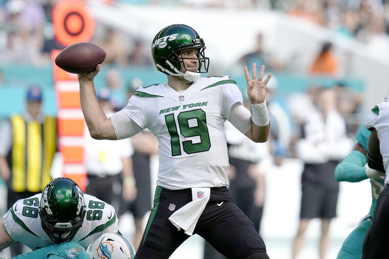 Revolving door at QB ruined season for Jets, other NFL teams - Hawaii  Tribune-Herald