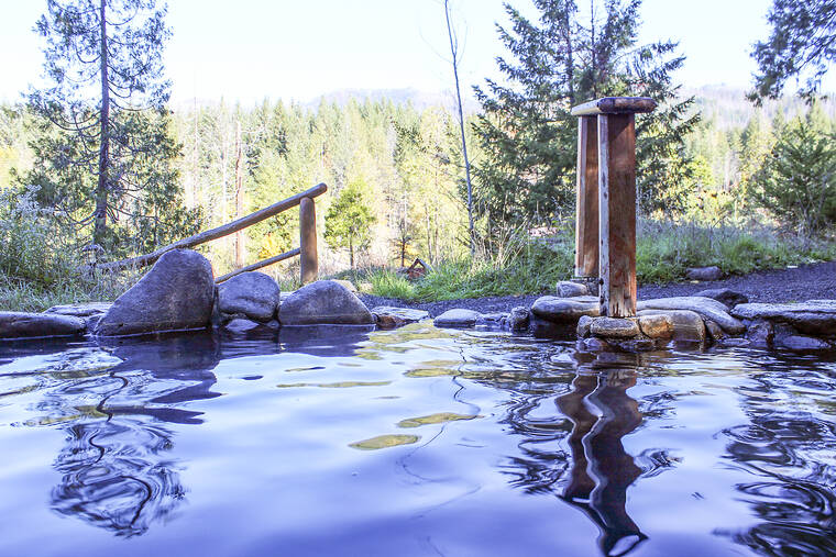 This off-grid hot springs spot in Oregon is the perfect autumn getaway