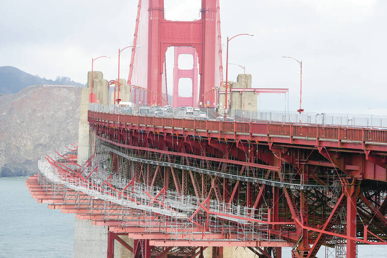 It took decades, but San Francisco finally installs nets to stop suicides  off Golden Gate Bridge - Hawaii Tribune-Herald