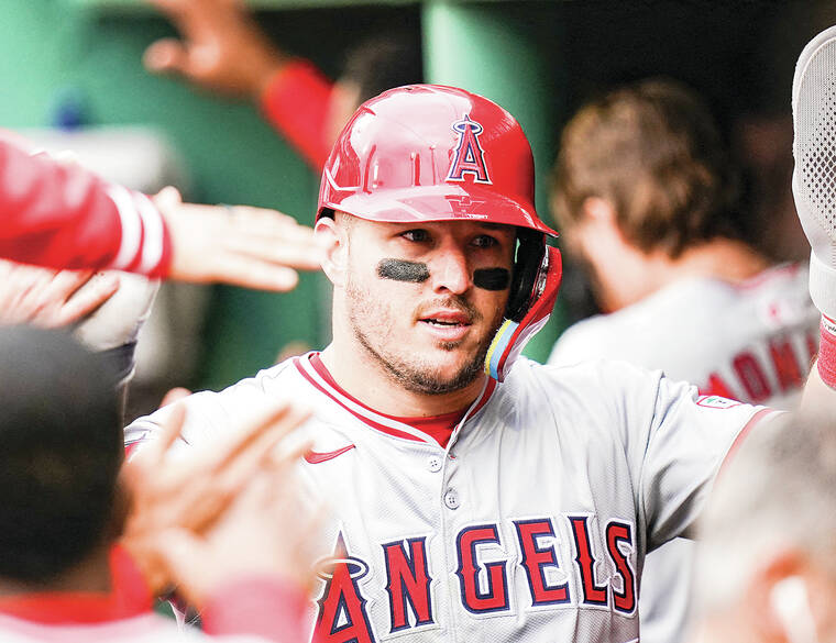 Angels OF Mike Trout to undergo knee surgery